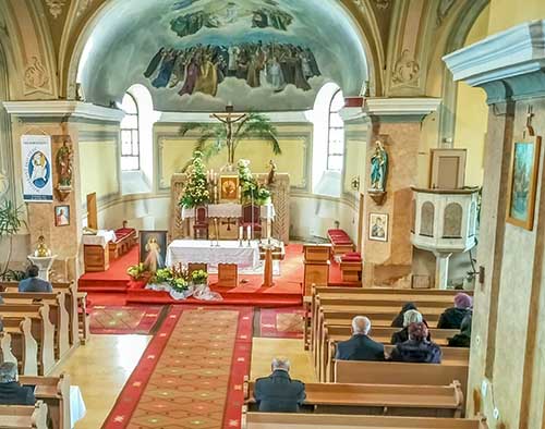 Interiér kostola v Letanovciach